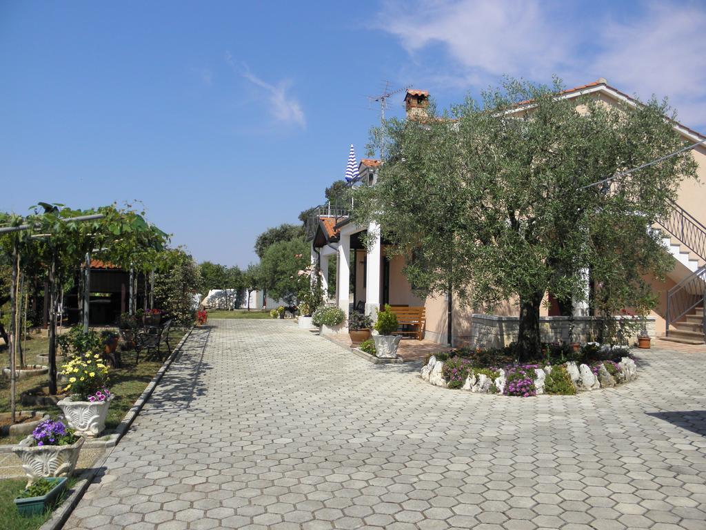 Apartments Mirjana Vrsar Luaran gambar